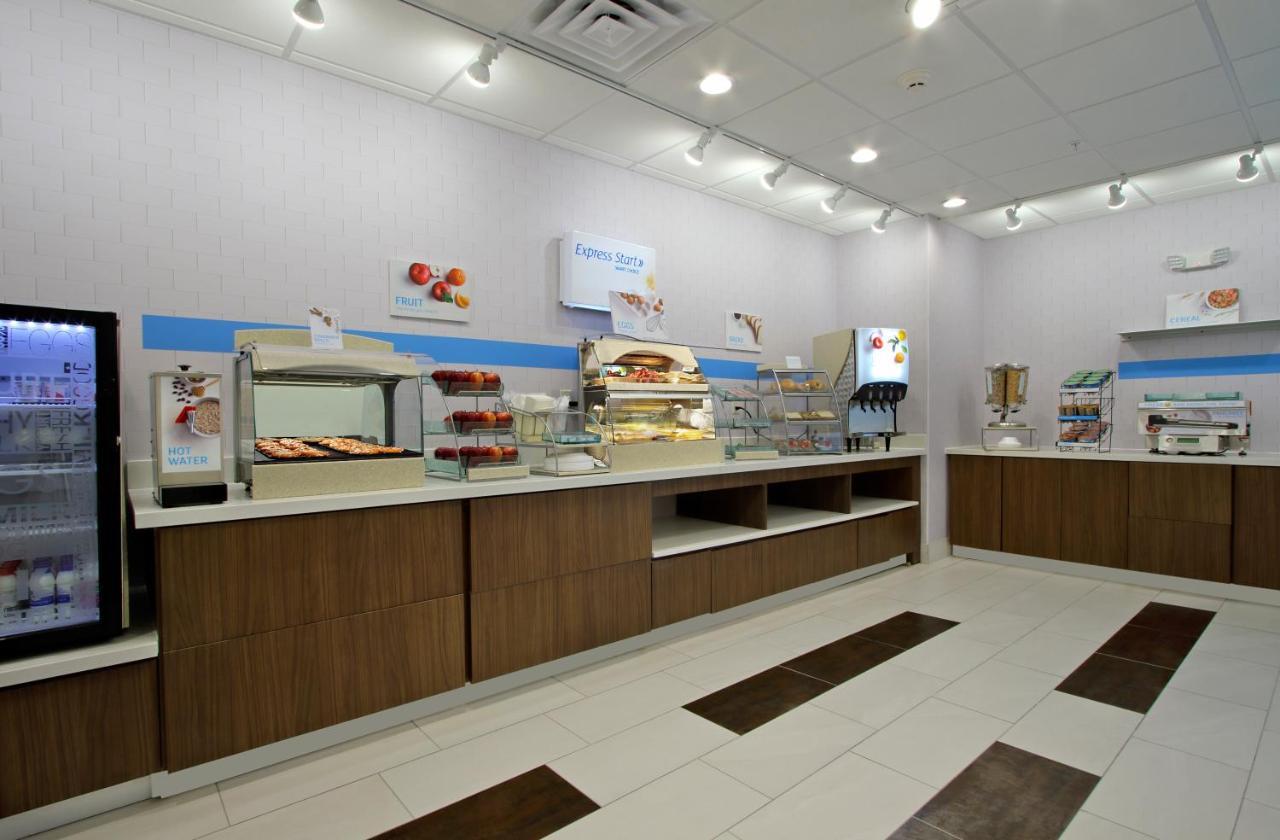 Holiday Inn Express & Suites Columbus North By Ihg Екстер'єр фото