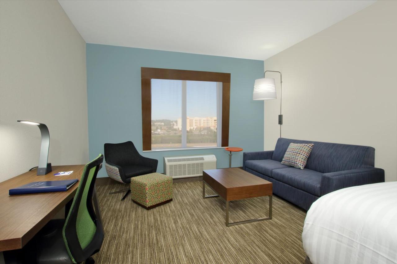 Holiday Inn Express & Suites Columbus North By Ihg Екстер'єр фото