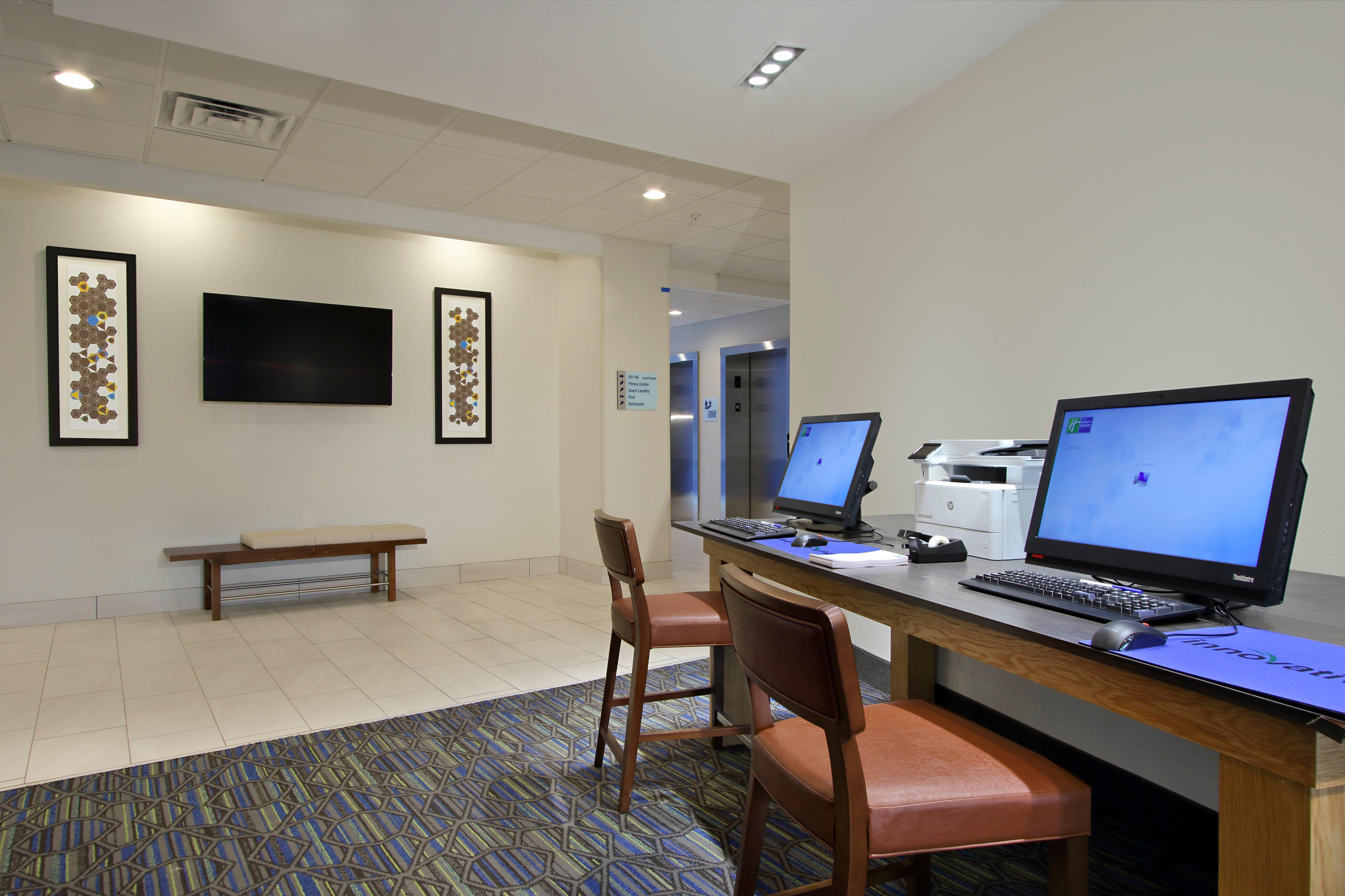 Holiday Inn Express & Suites Columbus North By Ihg Екстер'єр фото