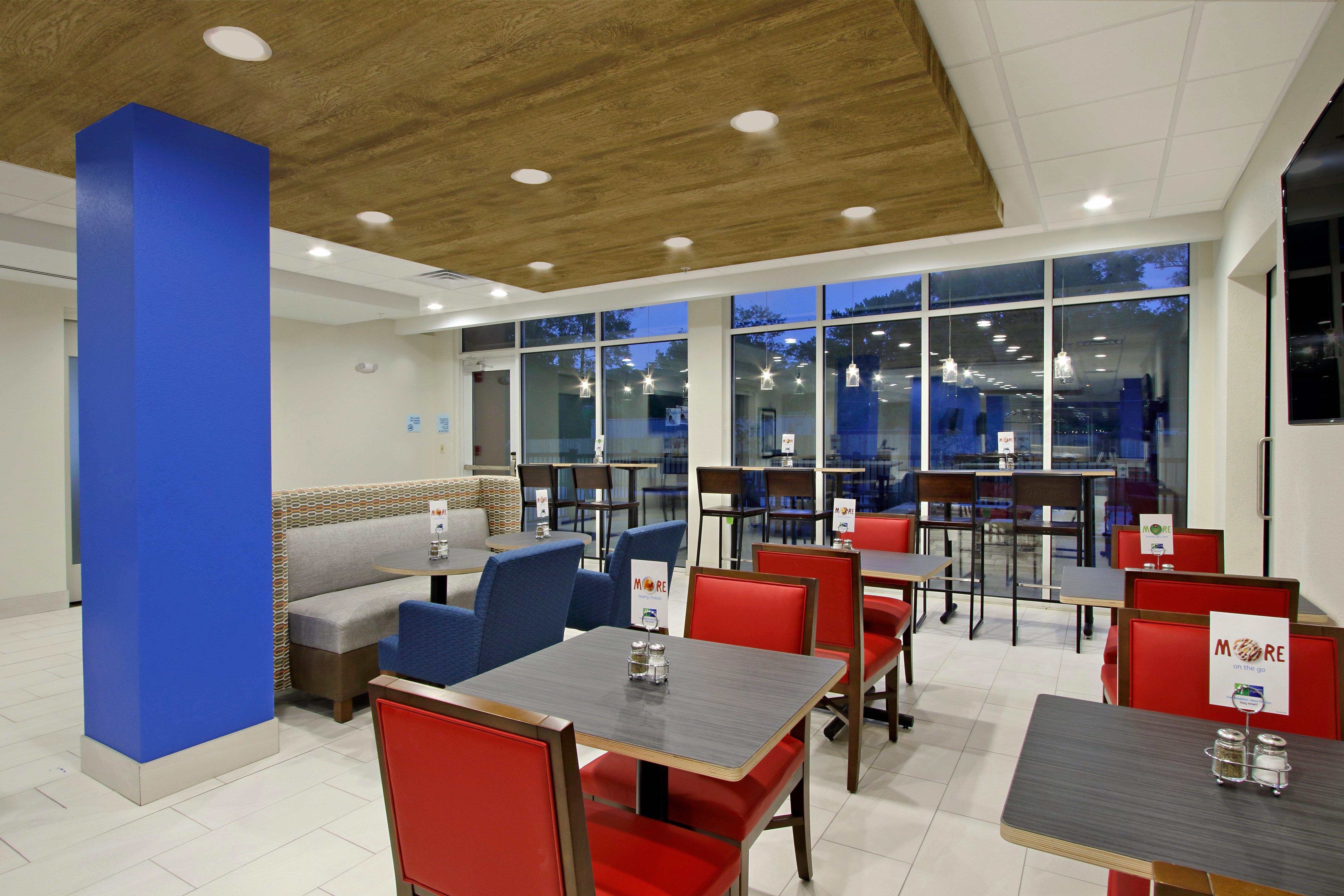 Holiday Inn Express & Suites Columbus North By Ihg Екстер'єр фото